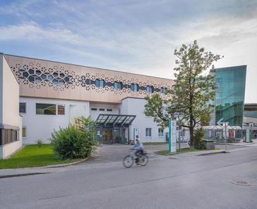 Radiotherapie - Nuklearmedizin LKH Salzburg